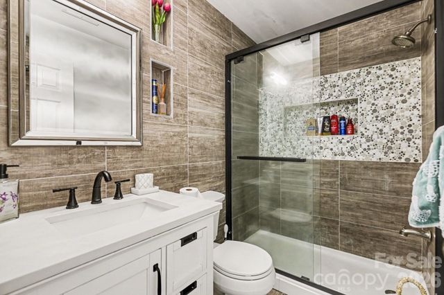 163 Evening Shadow Road, Lake Wylie, SC 29710