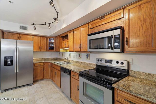 8605 Shelbyville Rd 125, Louisville, KY 40222