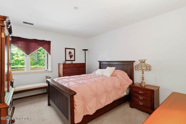 8605 Shelbyville Rd 125, Louisville, KY 40222