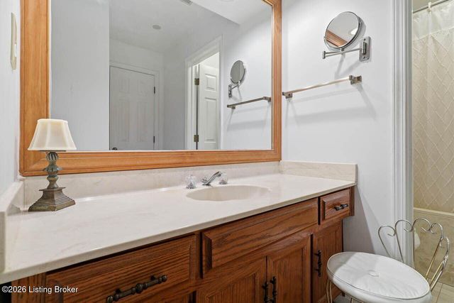 8605 Shelbyville Rd 125, Louisville, KY 40222