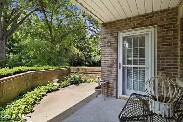 8605 Shelbyville Rd 125, Louisville, KY 40222