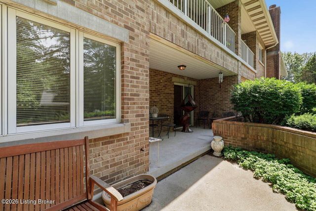 8605 Shelbyville Rd 125, Louisville, KY 40222