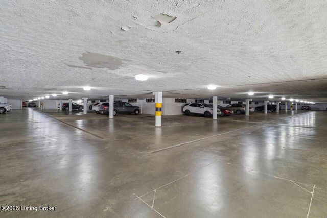 8605 Shelbyville Rd 125, Louisville, KY 40222