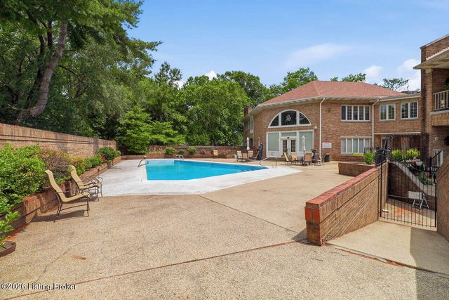 8605 Shelbyville Rd 125, Louisville, KY 40222