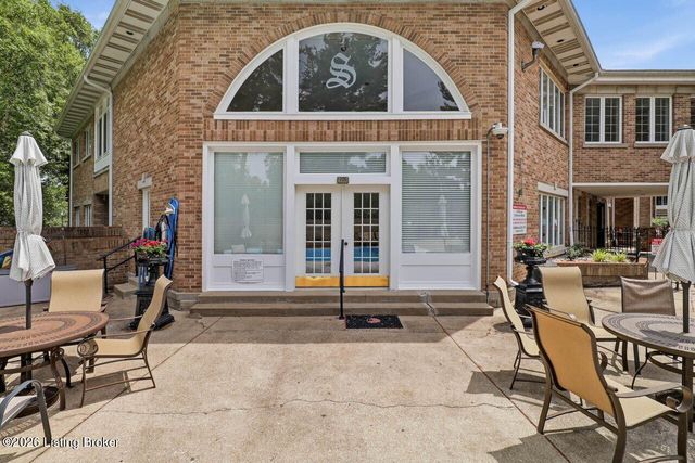 8605 Shelbyville Rd 125, Louisville, KY 40222