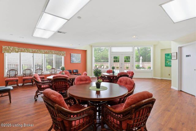 8605 Shelbyville Rd 125, Louisville, KY 40222