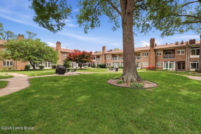 8605 Shelbyville Rd 125, Louisville, KY 40222