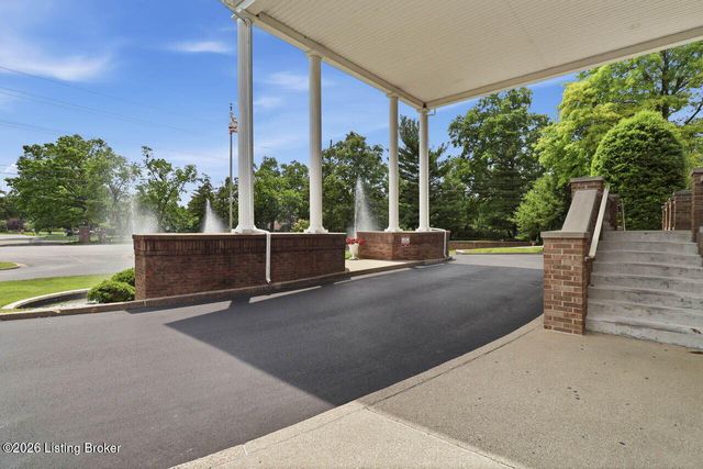 8605 Shelbyville Rd 125, Louisville, KY 40222