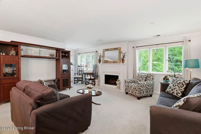 8605 Shelbyville Rd 125, Louisville, KY 40222