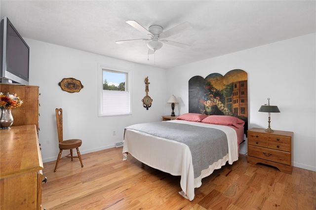 25 Webb Avenue, Warwick, RI 02889