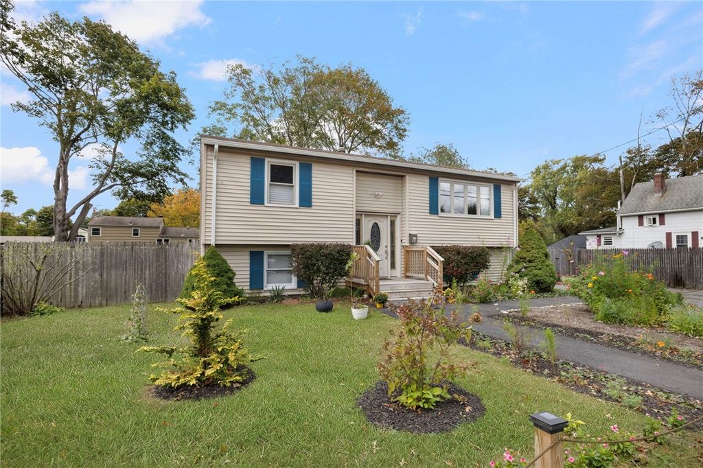 25 Webb Avenue, Warwick, RI 02889