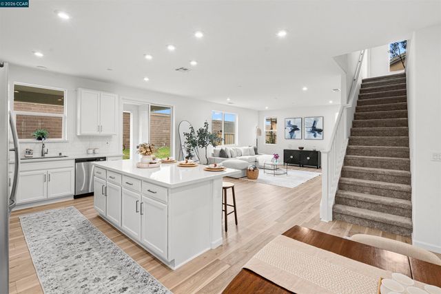 953 Arneis Ave, Manteca, CA 95337