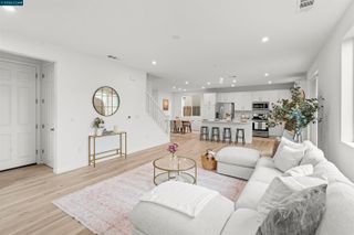 953 Arneis Ave, Manteca, CA 95337