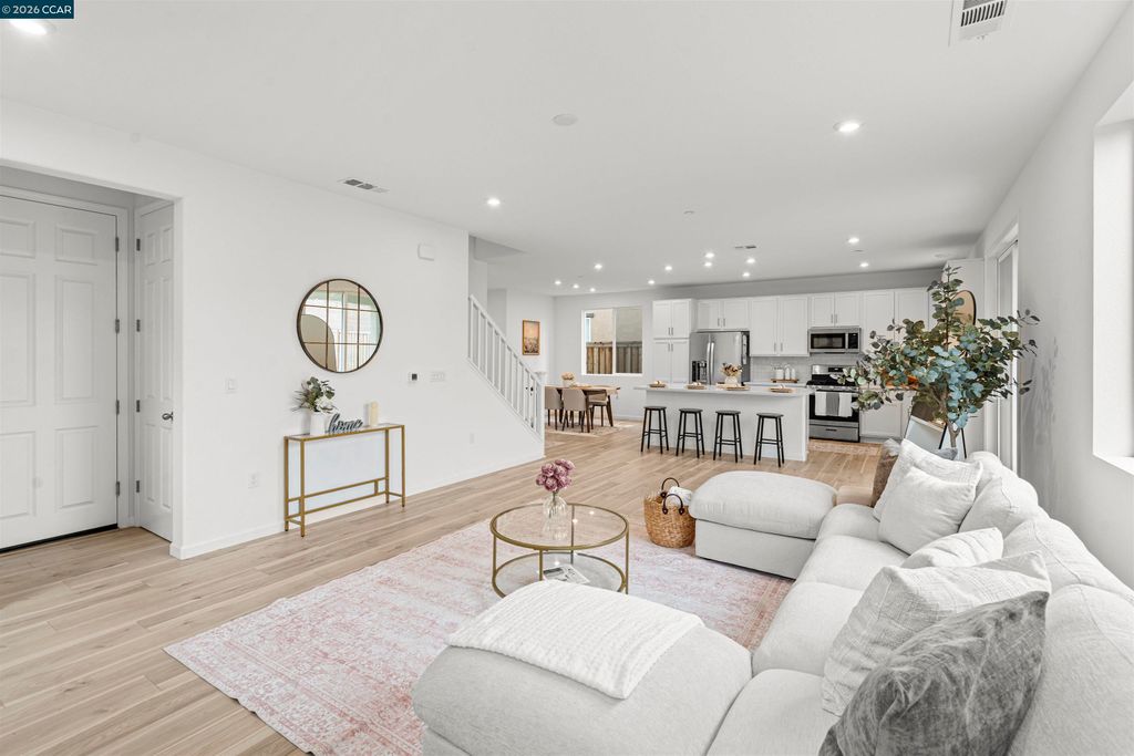 953 Arneis Ave, Manteca, CA 95337