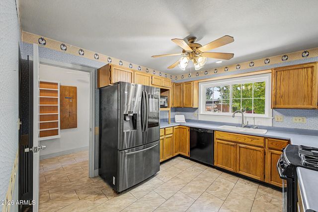 3235 W STATE Avenue, Phoenix, AZ 85051