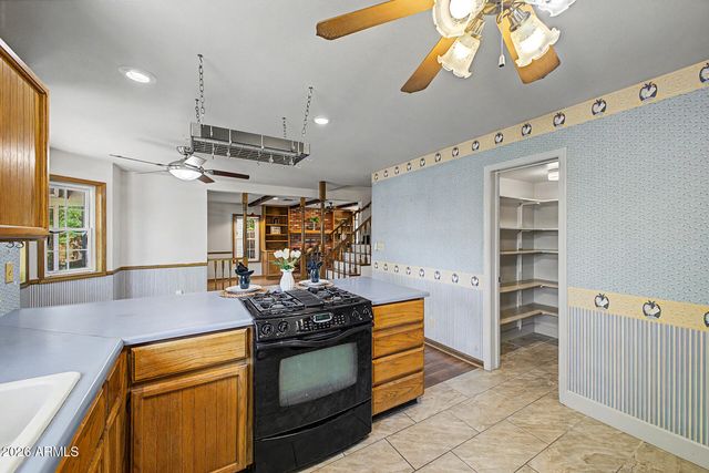 3235 W STATE Avenue, Phoenix, AZ 85051