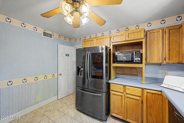 3235 W STATE Avenue, Phoenix, AZ 85051