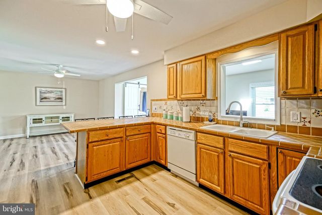 24 ARNELL RD, Rehoboth Beach, DE 19971