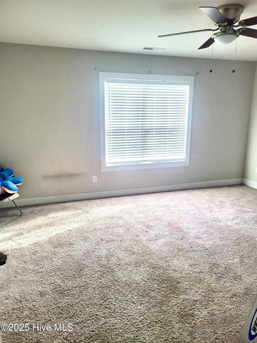 521 Flip Flop Lane, Grimesland, NC 27837