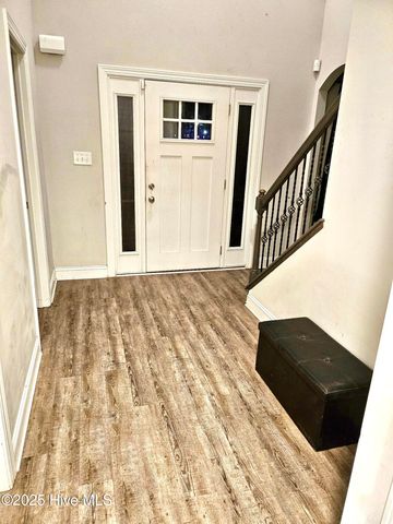 521 Flip Flop Lane, Grimesland, NC 27837