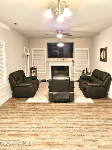 521 Flip Flop Lane, Grimesland, NC 27837