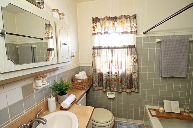 18905 Woodland Street, Harper Woods City, MI 48225
