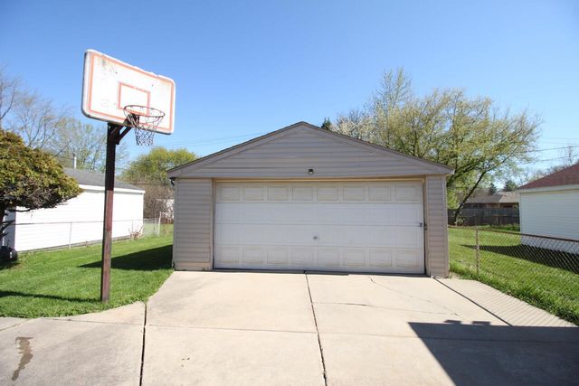 18905 Woodland Street, Harper Woods City, MI 48225