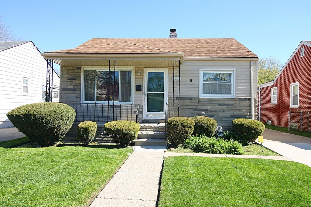 18905 Woodland Street, Harper Woods City, MI 48225