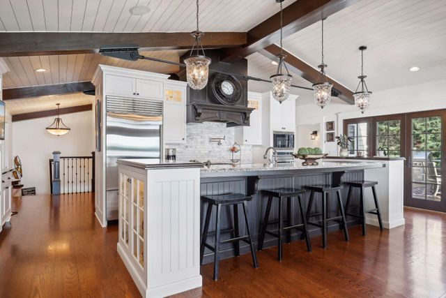 3035 Casco Point Road, Wayzata, MN 55391