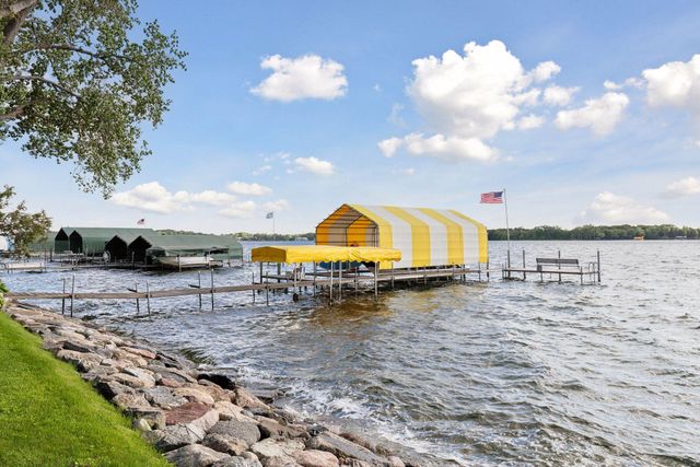3035 Casco Point Road, Wayzata, MN 55391