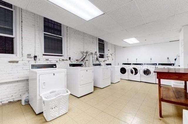 35 Queensberry St 22, Boston, MA 02215