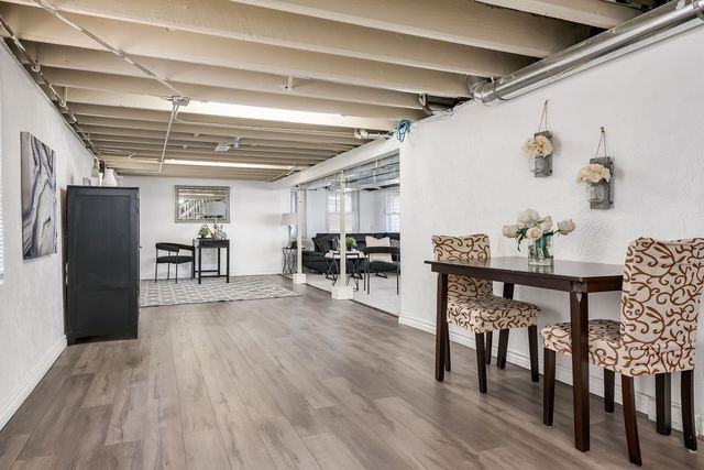 9439 Congress Park Avenue, Brookfield, IL 60513