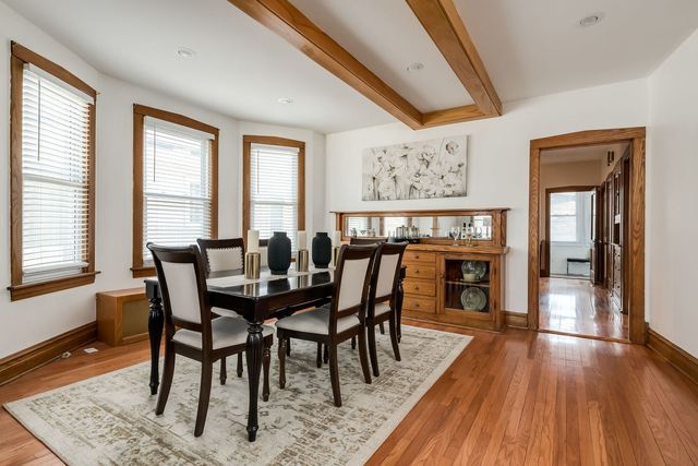 9439 Congress Park Avenue, Brookfield, IL 60513