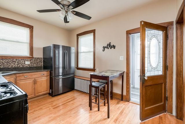 9439 Congress Park Avenue, Brookfield, IL 60513