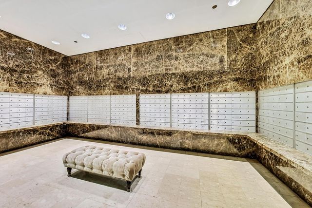10 E ONTARIO Street 1110, Chicago, IL 60611