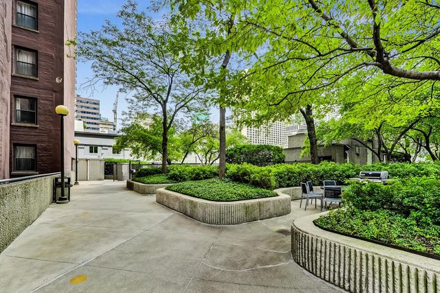 10 E ONTARIO Street 1110, Chicago, IL 60611