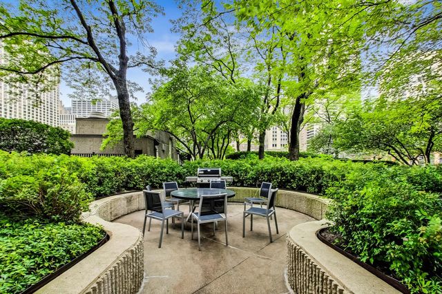10 E ONTARIO Street 1110, Chicago, IL 60611