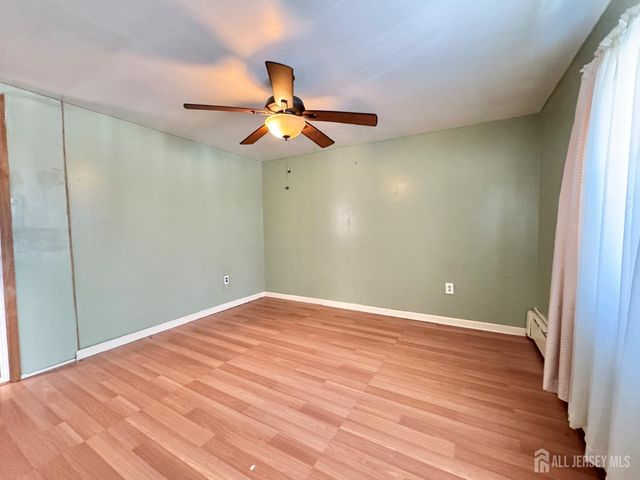 583 W Side Avenue, Perth Amboy, NJ 08861