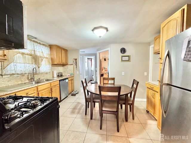 583 W Side Avenue, Perth Amboy, NJ 08861