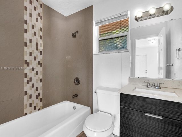 2512 NW 9th Pl 2, Fort Lauderdale, FL 33311