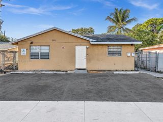 2512 NW 9th Pl 2, Fort Lauderdale, FL 33311