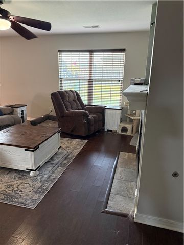 1280 General Parson Drive, Prairie Grove, AR 72753