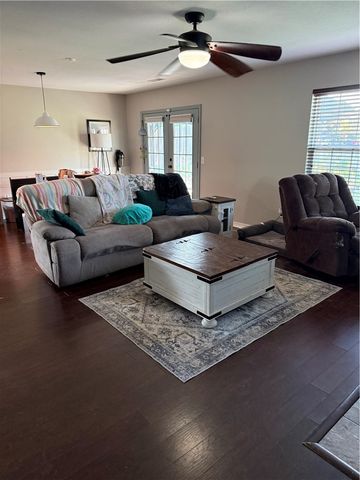 1280 General Parson Drive, Prairie Grove, AR 72753