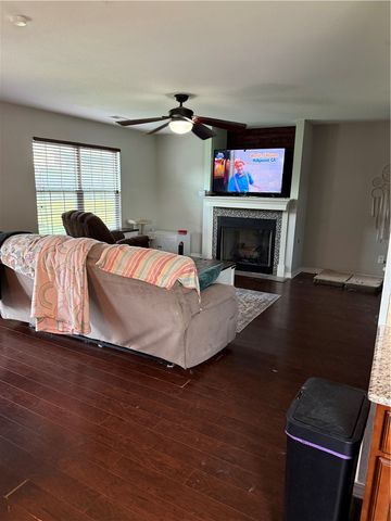 1280 General Parson Drive, Prairie Grove, AR 72753