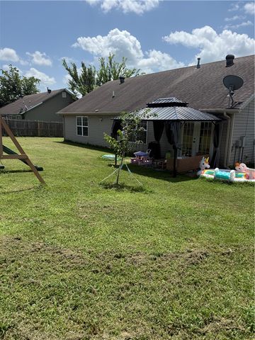 1280 General Parson Drive, Prairie Grove, AR 72753