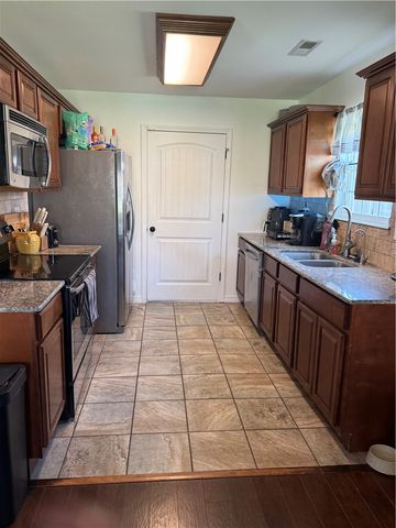 1280 General Parson Drive, Prairie Grove, AR 72753