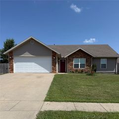 1280 General Parson Drive, Prairie Grove, AR 72753