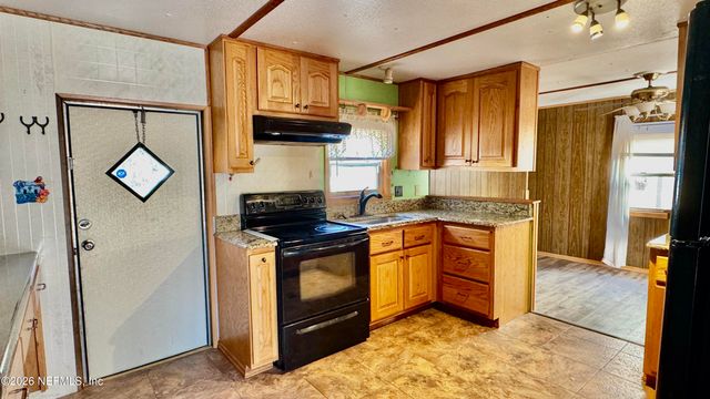 105 RACHEL Road, Interlachen, FL 32148