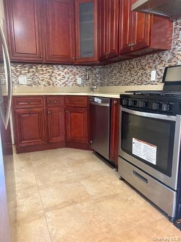 20310 Murdock Avenue, Saint Albans, NY 11412