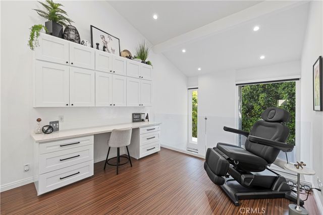 10061 Melinda Way 2, Northridge, CA 91325